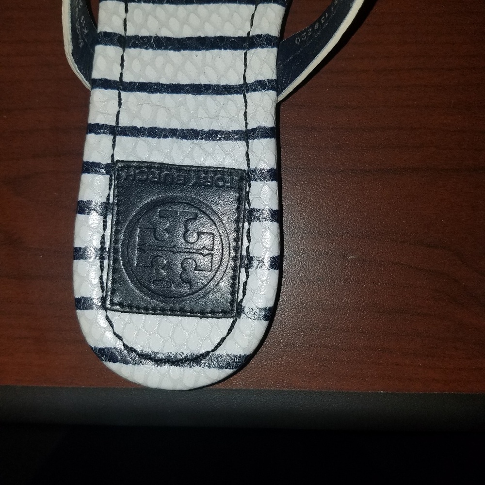 PERFECT! Tory Burch Millers - Picture 3 of 5